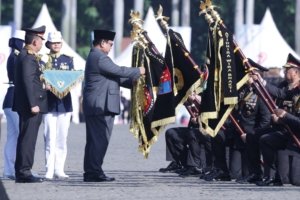 Presiden Hadiahi Penghargaan Nugraha Sakanti Kepada Divisi Humas Polri dan Enam Satker Lainnya