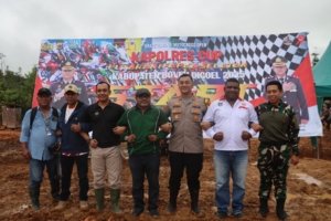 Kapolres Boven Digoel resmi buka kejuaraan Grasstrack dan Motor Cross dalam rangka Hari Bhayangkara ke 79