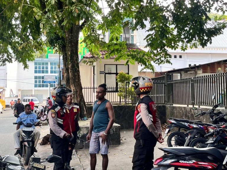 Dit Samapta Polda Papua Gelar Patroli Dialogis, Jaga Kamtibmas di Wilayah Jayapura Utara