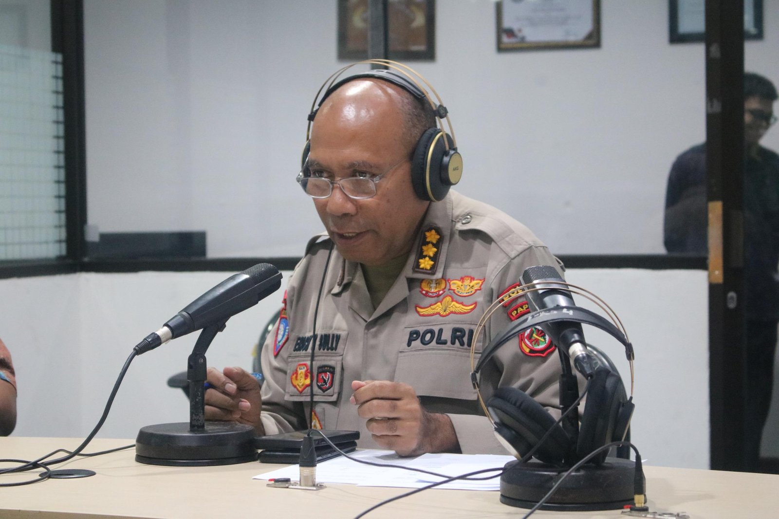Dialog Interaktif Bahas “Masyarakat Adalah Mitra Polisi” Di Stasiun LPP RRI Jayapura