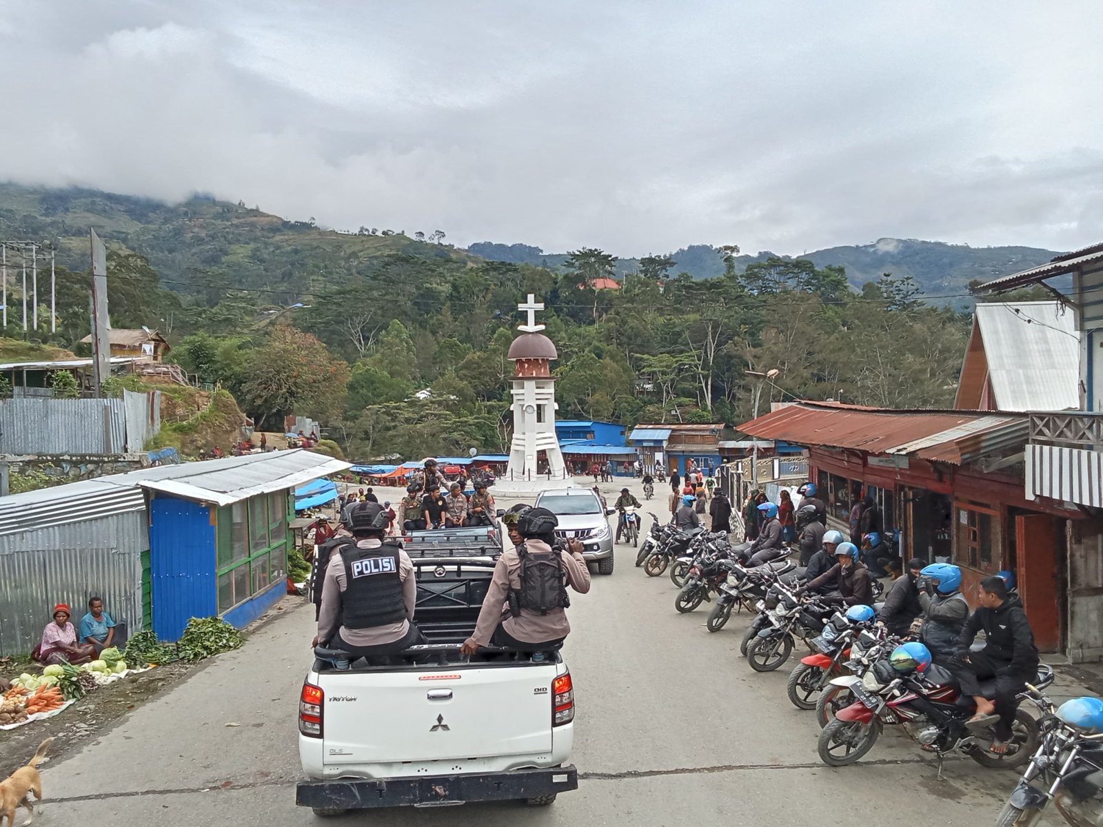Patroli Regu Siaga Polres Tolikara Gandeng Sopir Lajuran, Ciptakan Situasi Aman dan Kondusif di Kota Karubaga