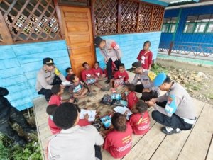 Program si-ipar operasi rasaka cartenz 2025 polres pegunungan bintang akan terus hadir memberikan pelayanan terbaik bagi anak-anak di kota oksibil kab. pegunungan bintang