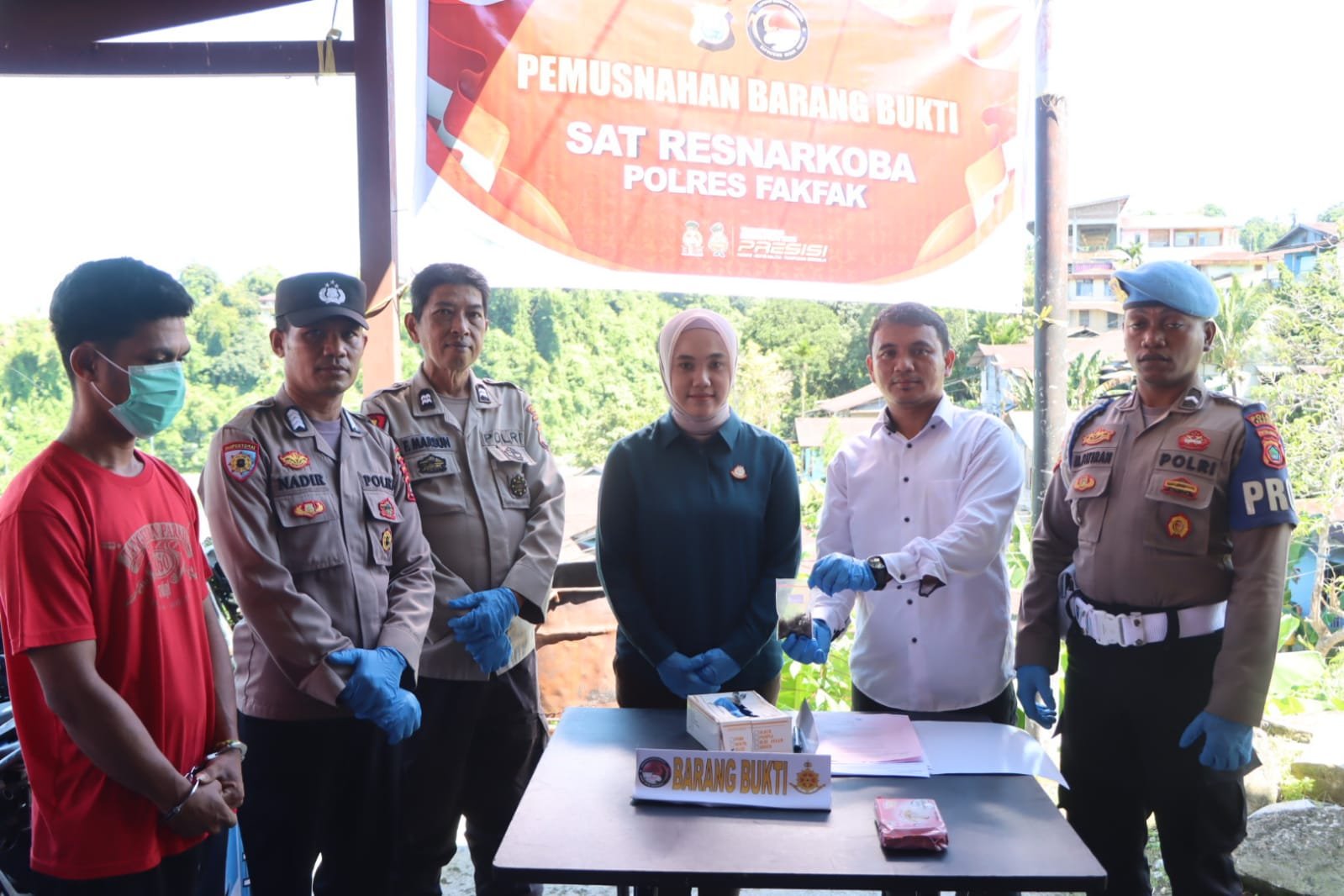 Polres Fakfak Musnahkan Barang Bukti Narkotika Jenis Ganja