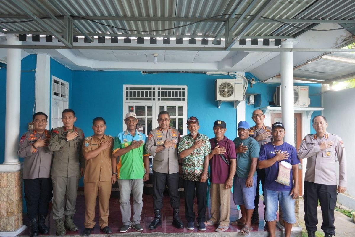 Kapolda Papua Barat Tinjau Lahan Jagung Pakan dan Tatap Muka dengan Kelompok Tani di Distrik Prafi