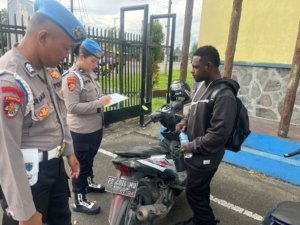Pemeriksaan Internal Kendaraan Personel, Polda Papua Barat Tertibkan Kepatuhan dalam Rangka Operasi Patuh Mansinam 2025