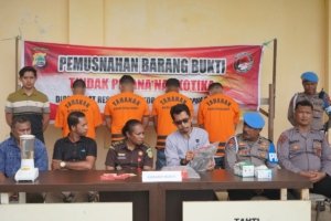 Empat Kasus Narkotika Diungkap, Polda Papua Barat Musnahkan Barang Bukti di Hadapan Tersangka