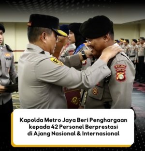 Kapolda Metro Jaya Beri Penghargaan ke 42 Personel Berprestasi di Ajang Nasional & Internasional