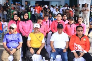 Polda Papua Berpartisipasi Menyambut Hut RI, Ribuan Masyarakat Olahraga Bersama Warnai Semangat Jelang Dirgahayu Republik Indonesia ke-80
