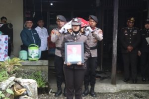 Penghormatan Terakhir untuk Ipda Ares Suranto, Perwira Polres Yapen Gugur Saat Tugas