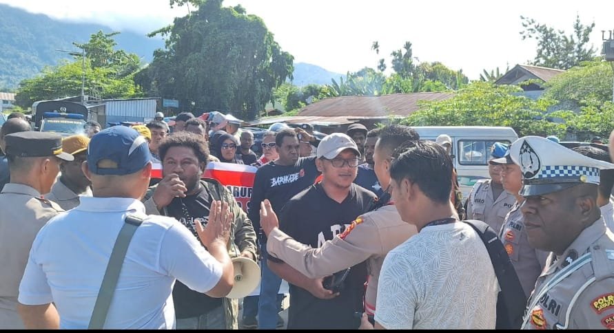 Jaga Ketertiban dan Kelancaran Transportasi Udara, Polsek KP3 Bandara Sentani Amankan Aksi Demo Tanpa Izin