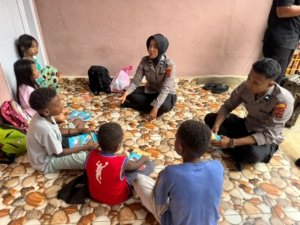 Anak Putus Sekolah di Jayapura Dapat Sentuhan Edukasi Hangat dari Subsatgas Si Ipar Operasi Rasaka Cartenz