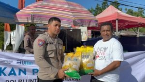 Polda Papua Gelar Gerakan Pangan Murah di Aspol Kloofkamp, Sediakan 100 Sak Beras Harga Terjangkau untuk Warga