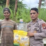 Polsek Fakfak Gelar Gerakan Pangan Murah Beras Sphp Untuk Warga