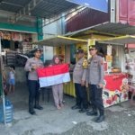Tingkatkan Nasionalisme, Polsek KPL Jayapura Bagikan Bendera Merah Putih Jelang HUT RI ke-80