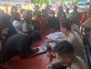 Gerakan Pangan Murah Polresta Manokwari Berlanjut hari ke 3 (tiga) 2 Ton Beras Tersalurkan