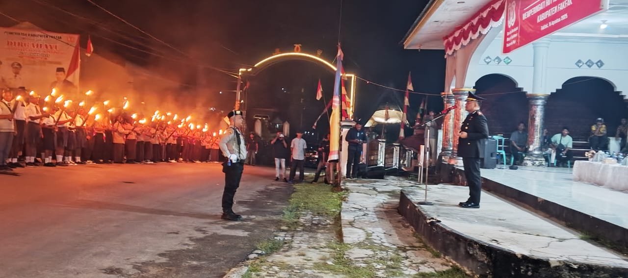 Polres Fakfak Gelar Upacara Taptu dan Pawai Obor Peringati HUT ke-80 Kemerdekaan RI