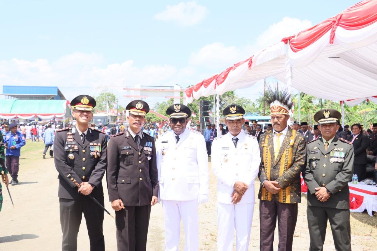 Kapolres Keerom Hadiri Upacara HUT ke-80 RI, Polres Keerom Pastikan Pengamanan Seluruh Rangkaian Kegiatan Berjalan Kondusif