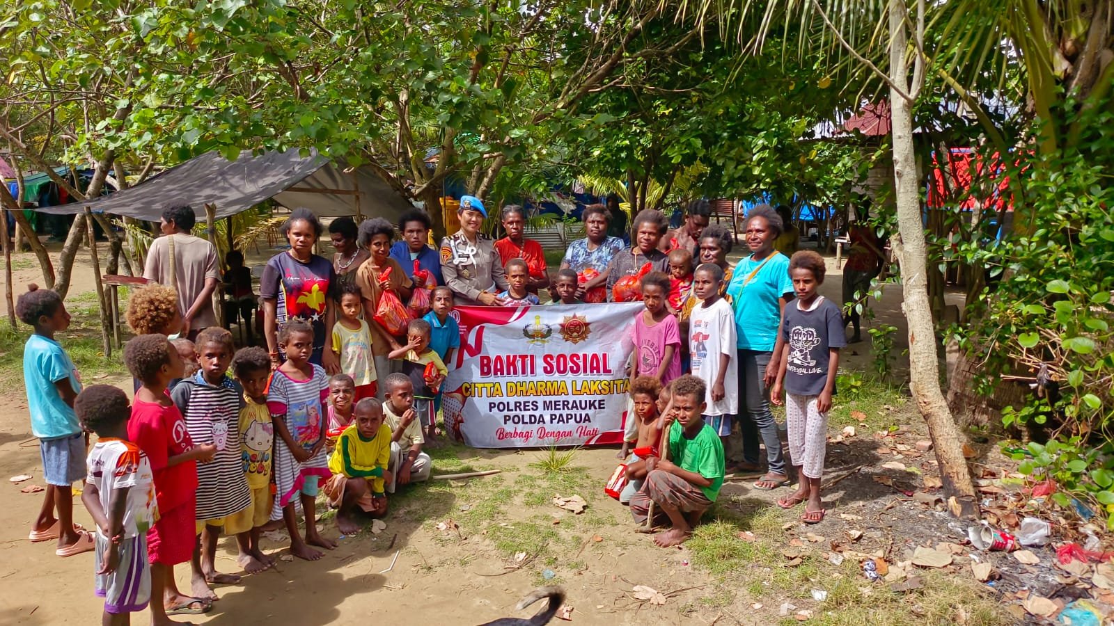 Siswa SIP 54 Gel II asal Polres Merauke Polda Papua Melaksanakam Bhakti Sosial Di Panti Asuhan Dan Daerah Pesisir Pantai