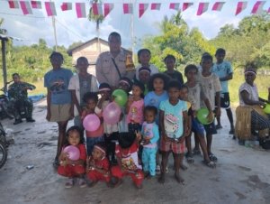 Bhabinkamtibmas Kampung Yeeti Gelar Lomba HUT ke-80 RI Bersama Masyarakat dan Satgas Pamtas