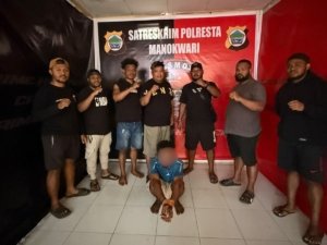 Polda Papua Barat melalui Polresta Manokwari Tangkap Pelaku Curat di Manokwari, Satu Masih Diburu