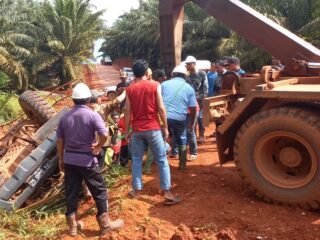 Polsek Muting Sigap Tangani Kecelakaan Tunggal Truk CPO, Satu Korban Meninggal dan Dua Luka-Luka