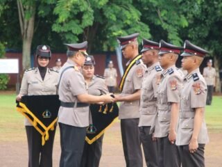 Wakapolda Papua Pimpin Upacara Penutupan dan Pelantikan 427 Bintara Polri Angkatan 53 T.A. 2025