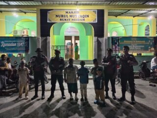 Perkuat Pengamanan Ramadan, Samapta Polres Sarmi Rutin Patroli Tarawih di Sejumlah Masjid