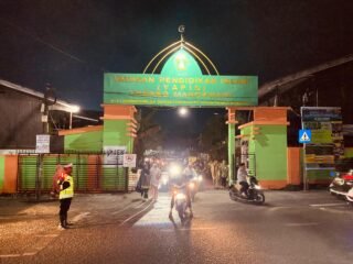 Hadir di Tengah Masyarakat, Polresta Manokwari Amankan Ibadah Tarawih Selama Ramadhan 1447 Hijriah/ 2026 Masehi