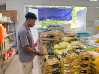 Satgas Pangan Temukan Penjualan Beras di Atas HET di Supiori