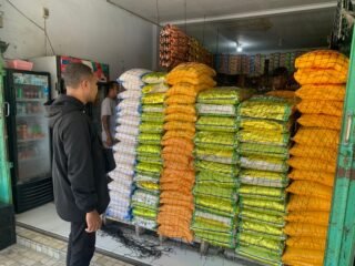 Satgas Pangan Polres Biak Numfor Pantau Harga Beras di Samofa dan Pasar Impres