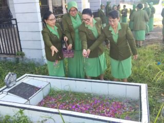 Peringati HUT ke-80 Persit Kartika Chandra Kirana Tahun 2026, Anggota dan Pengurus Persit KCK Cabang LXII Kodim 1310 Bitung Gelar Ziarah Rombongan