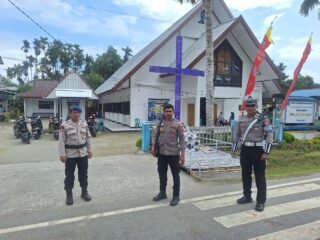 Ibadah Minggu Paskah di Waropen Berlangsung Khidmat, Kapolres Waropen Pastikan Keamanan dan Kelancaran