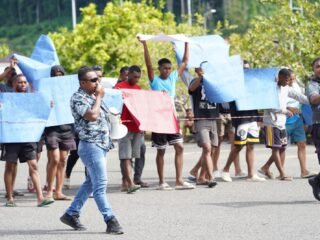 Simulasi Latihan Sispamkota  Antisipasi Penanganan Unjuk Rasa  di Wilayah Hukum Polda Papua Barat