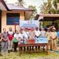 Polsek Numfor Barat Musnahkan Puluhan Botol Miras Hasil Sitaan Operasi Lilin 2025