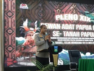Kapolda Papua Barat Hadiri Pembukaan Pleno XIX Dewan Adat Papua Se-Tanah Papua di Kabupaten Teluk Wondama