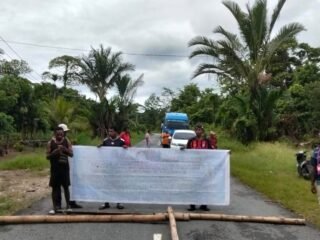 Pendekatan Humanis Polsek Bonggo Berhasil Selesaikan Aksi Pemalangan Jalan Trans Jayapura-Sarmi 