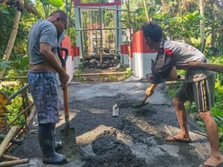 Tunjukan Semangat Nasionalisme dan Kebersamaan, Sentuhan Merah Putih Warnai Jembatan Perintis Garuda di Desa Sawangan