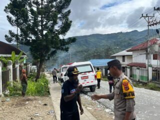 Pendekatan Humanis Sat Binmas Polres Tolikara Hadirkan Rasa Aman di Tengah Masyarakat 