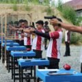 Kapolda Papua Tinjau Latihan Menembak Presisi 20 Meter, Tingkatkan Profesionalisme dan Kemampuan Personel 