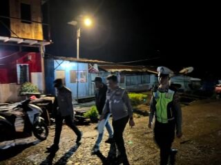 Patroli Malam Polres Tolikara Perkuat Rasa Aman Warga di Karubaga