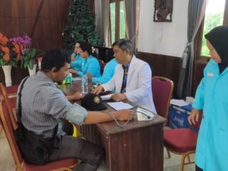 Polres Asmat Sumbangkan 23 Kantong Darah dalam Bakti Kesehatan Hari Bhayangkara ke-80