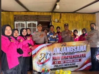 Sambut Hari Bhayangkara ke-80, Polsek Tanah Miring Berbagi Kasih kepada Warga dan Purnawirawan Polri