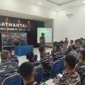 Dukung Sistem Pertahanan Negara Yang Kuat, Personel Babinsa Kodim 1310/Bitung Bekali Prajurit Sathantai Kodaeral VIII Dengan Materi Pembinaan Teritorial (Binter)