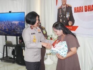Puncak Bakti Kesehatan Hari Bhayangkara Ke-80, Polda Papua Barat Perkuat Pelayanan Kesehatan dan Kepedulian Sosial Kepada Masyarakat