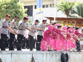 Kapolda Papua Pimpin Upacara Tabur Bunga di Laut Peringati Hari Bhayangkara ke-80 Tahun 2026