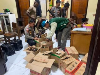 Polsek Waris Amankan Pelaku Pemalakan dan Sita Ratusan Botol Minuman Keras
