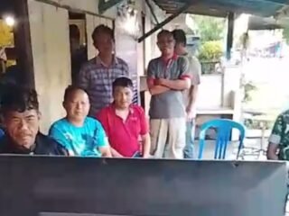 Momen Pererat Hubungan TNI-Rakyat, Babinsa Likupang Dua Nobar Piala Dunia 2026 Bersama Masyarakat
