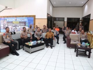 Kapolda Papua Pimpin Nonton Bareng Piala Dunia, Bangun Soliditas dan Kekompakan Personel