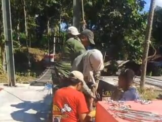 Terus Tunjukkan Perkembangan, Pembangunan Jembatan Perintis Garuda di Airmadidi Bawah, Masuk Tahap Pemasangan Hanger Sling Atas