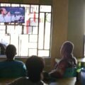 Kekompakan dan Kebersamaan Terlihat Saat TNI dan Warga Nonton Bareng Piala Dunia 2026
